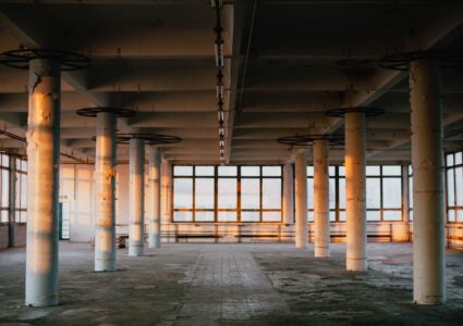 warehouse closw