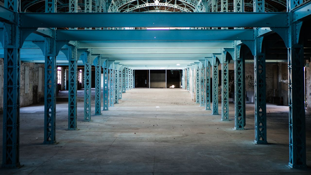 Warehouse closw