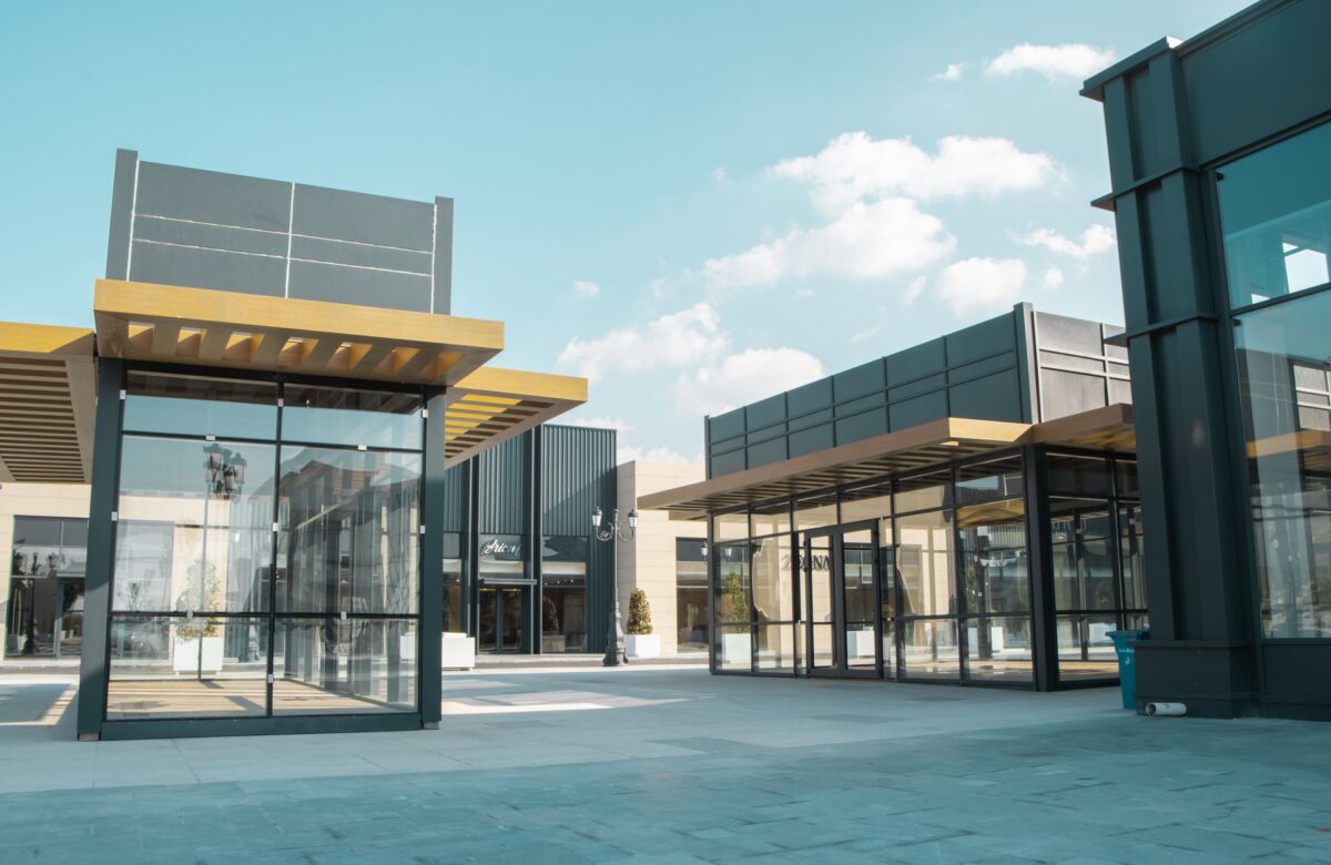 Mixed-use commercial center built by CLOSW"